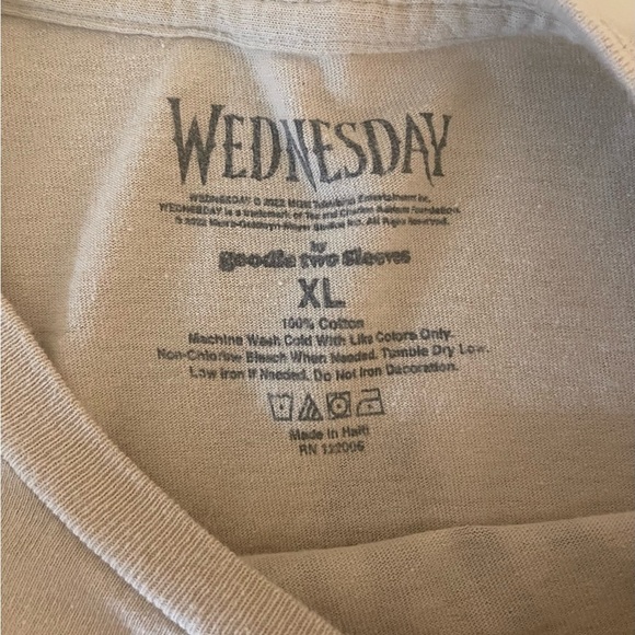 Goodies Two Sleeves Wednesday Adam’s Nevermore Academy Graphic T-Shirt Size XL - Picture 3 of 5